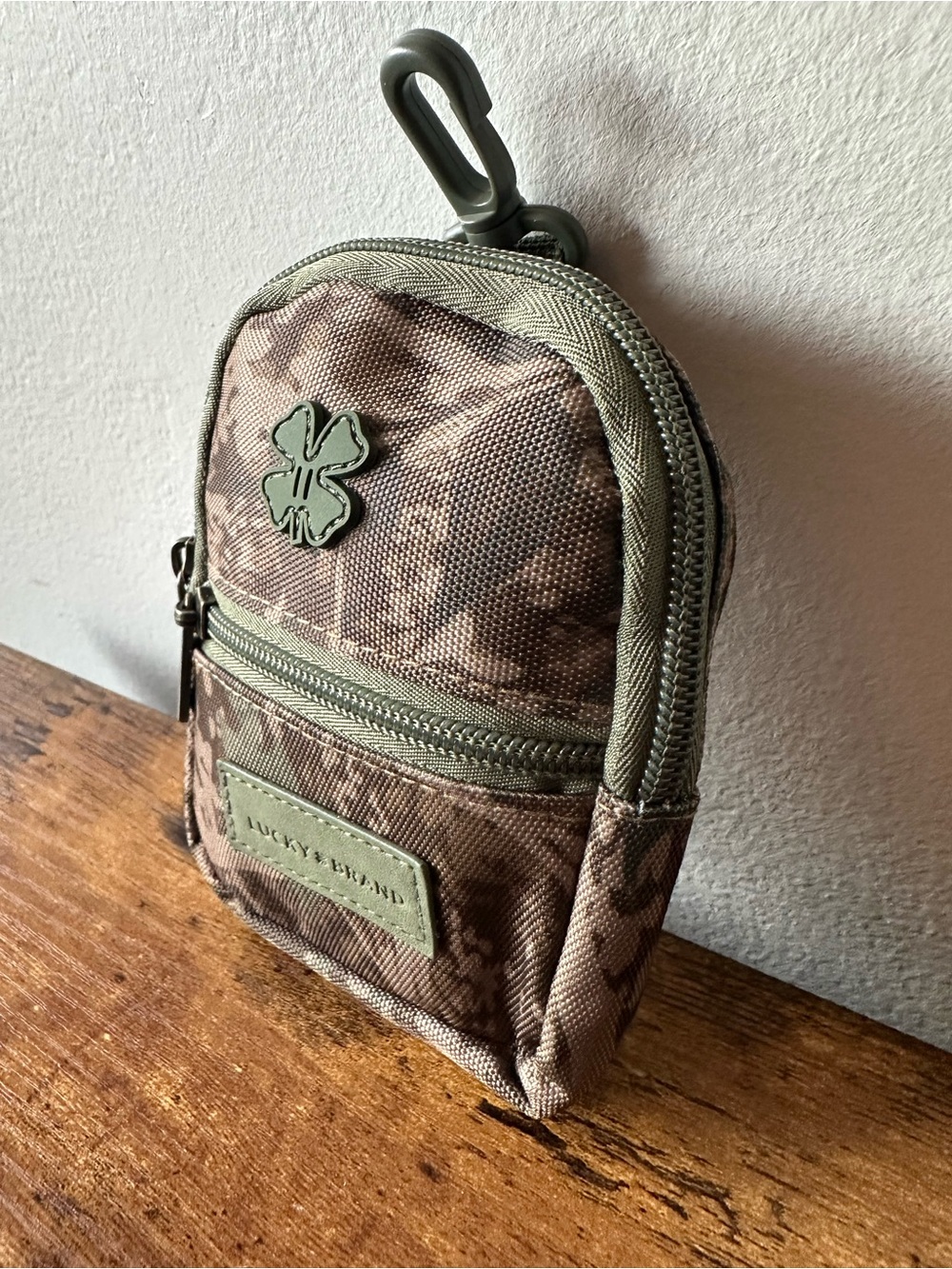 Lucky Brand Camo Mini Pouch Bag Charm Keychain with Clip, 2 Pockets NWOT - Picture 2 of 5